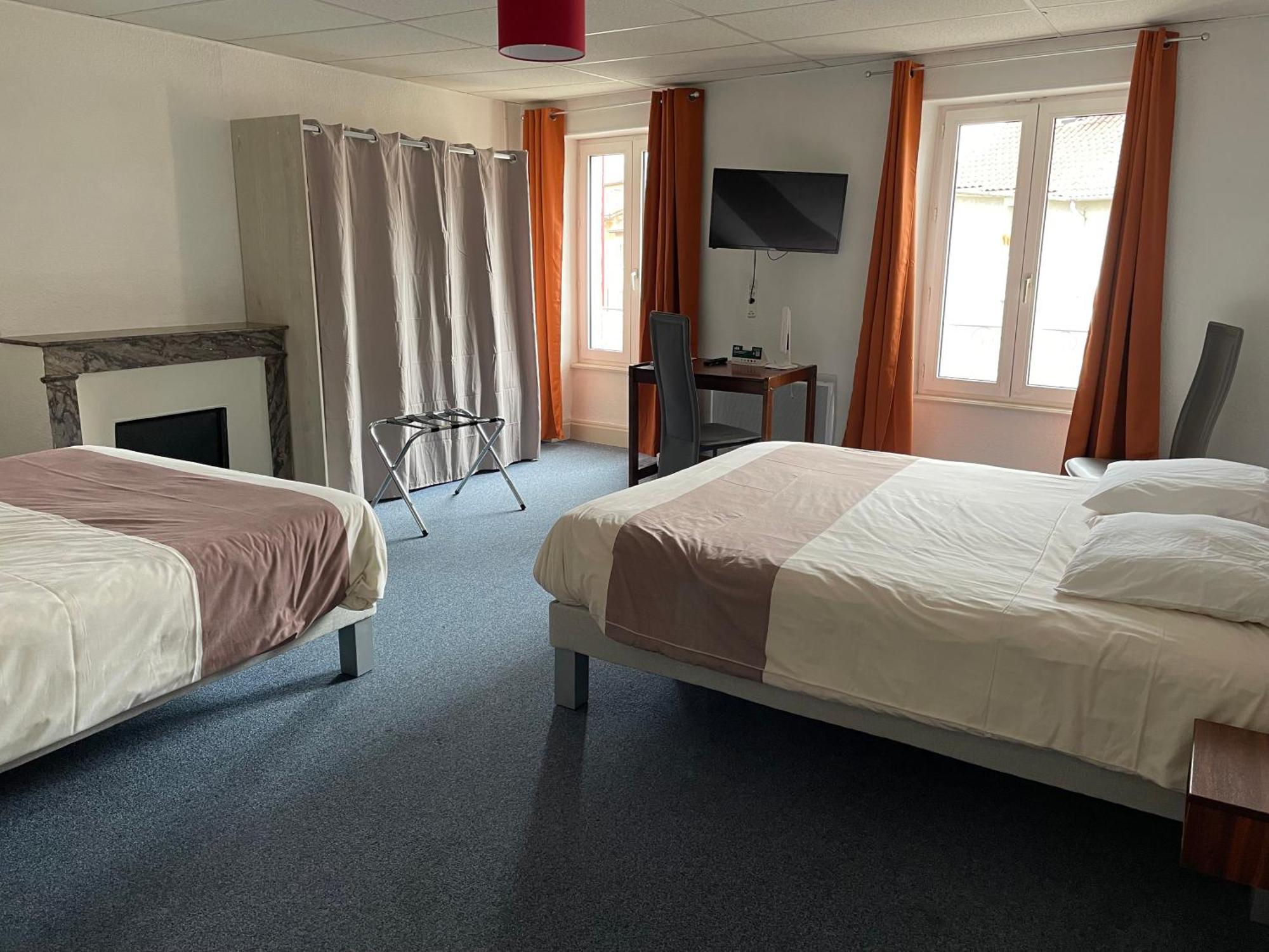 Logis Hotel Restaurant Des Voyageurs Saint-Paulien Bagian luar foto