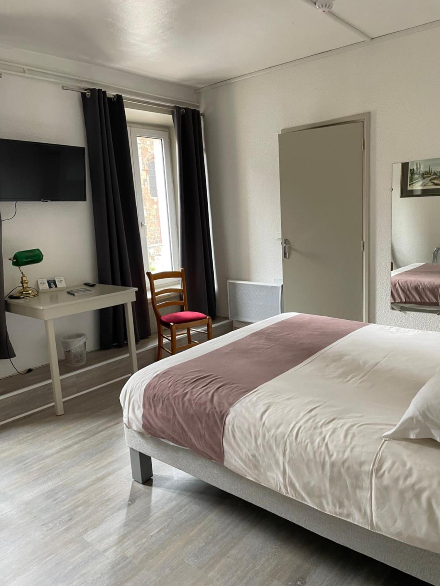 Logis Hotel Restaurant Des Voyageurs Saint-Paulien Bagian luar foto