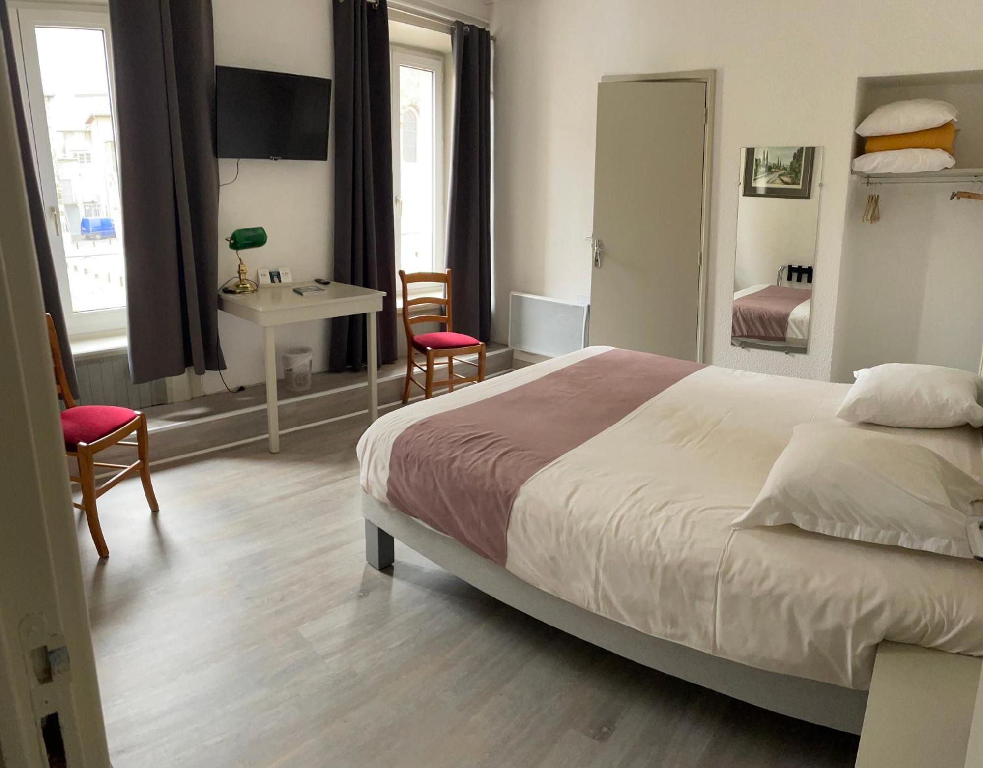Logis Hotel Restaurant Des Voyageurs Saint-Paulien Bagian luar foto
