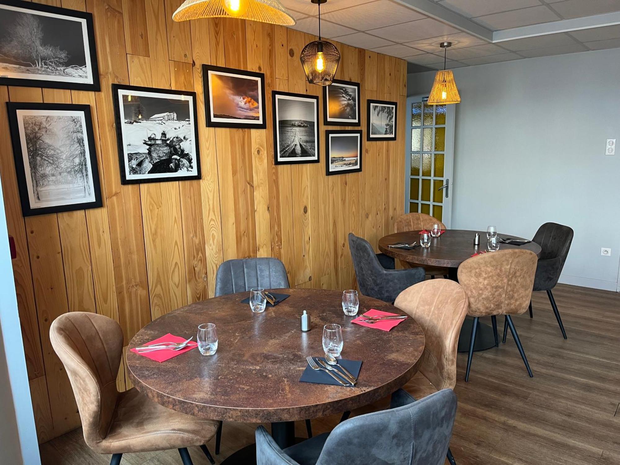 Logis Hotel Restaurant Des Voyageurs Saint-Paulien Bagian luar foto